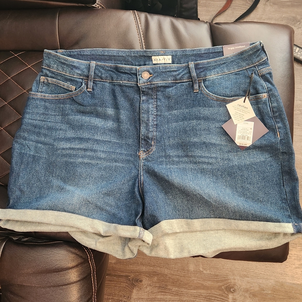 Ava & Viv High Rise Midi Jean Shorts